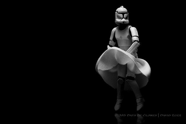 Cenas e fotografias famosas representadas por personagens do Star Wars • 6013549744 3bc7d83411 z