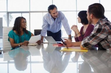 Como realizar uma reunião criativa? • Corbis 42 33465035