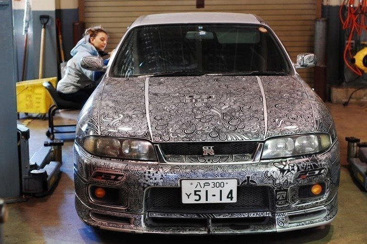 uma-artista-um-nissan-skyline-e-muita-criatividade-e-paciencia (18)