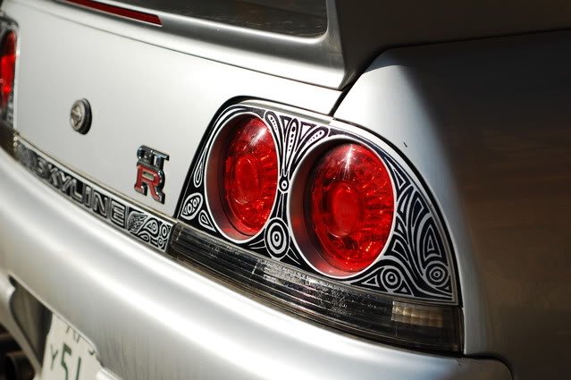 uma-artista-um-nissan-skyline-e-muita-criatividade-e-paciencia (6)