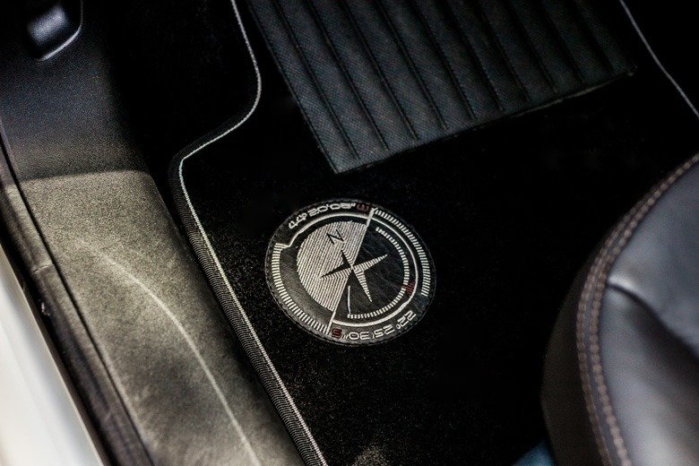 peugeot-2008-crossway-detalhe-bussola-tapete