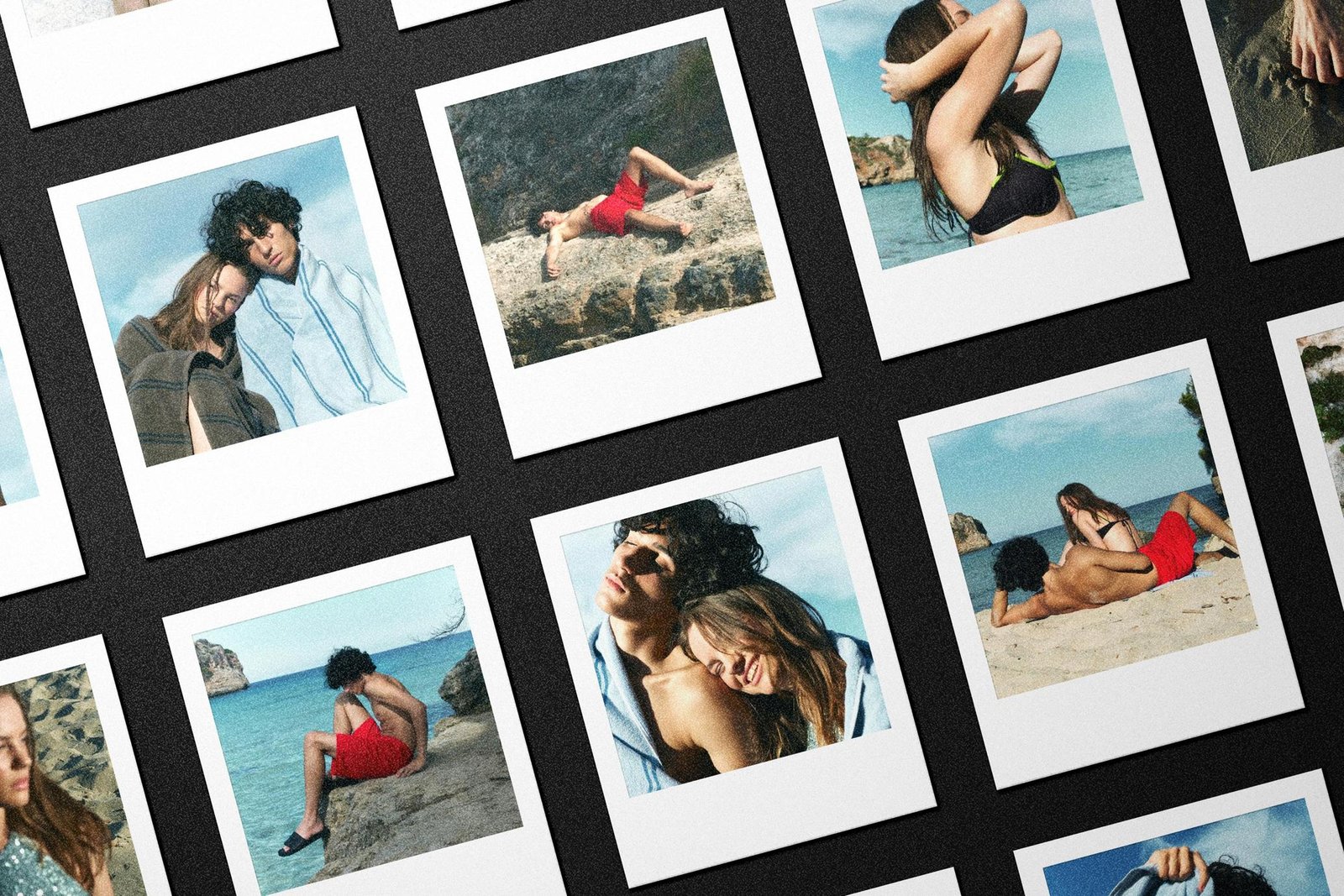Mockup de Grade de Cartões Polaroid Instant.